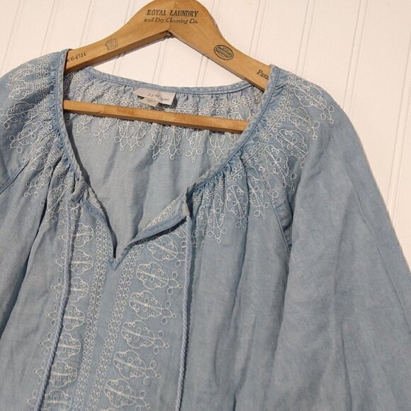 J Jill Denim Chambray Peasant Top Size M 100% Tencel Embroidered Tassels Boho - Picture 2 of 8